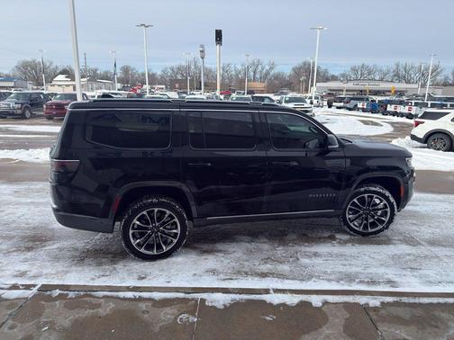 2022 Jeep Wagoneer Series III