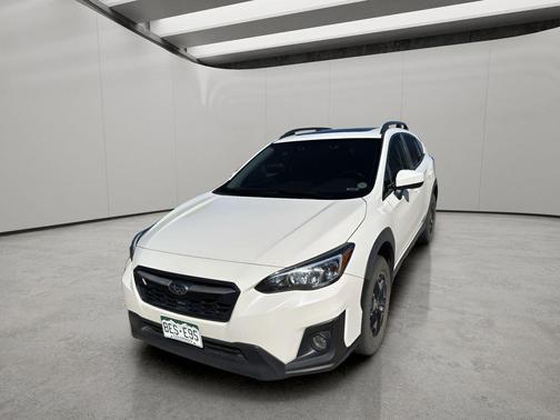 Crystal White Pearl 2018 Subaru Crosstrek 2.0i Premium