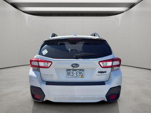 Crystal White Pearl 2018 Subaru Crosstrek 2.0i Premium