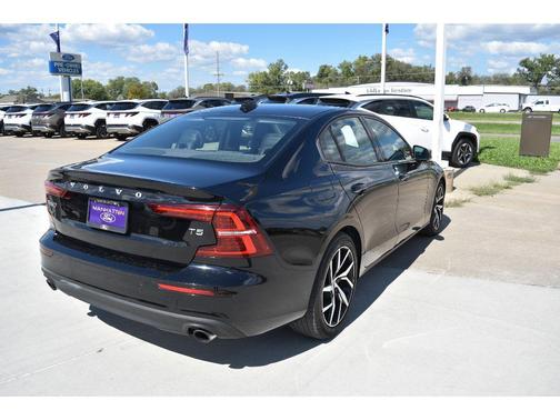 2020 Volvo S60 T5 Momentum