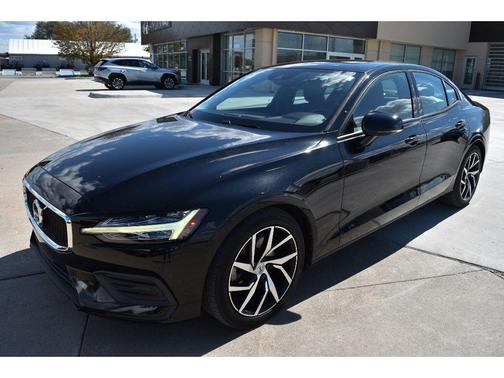 2020 Volvo S60 T5 Momentum
