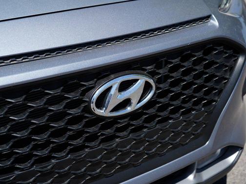 Sonic Silver 2021 Hyundai KONA SEL Plus