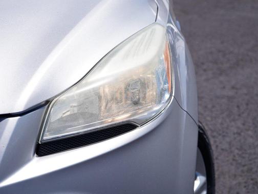 INGOT SILVER 2016 Ford Escape SE
