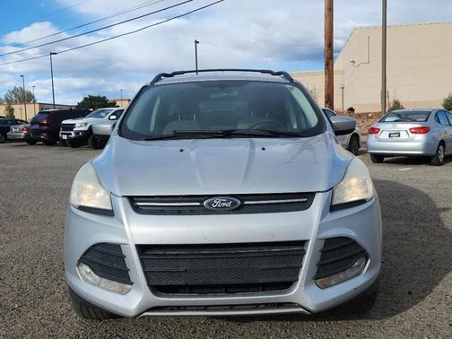 INGOT SILVER 2016 Ford Escape SE
