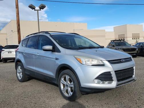INGOT SILVER 2016 Ford Escape SE