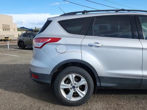 INGOT SILVER 2016 Ford Escape SE