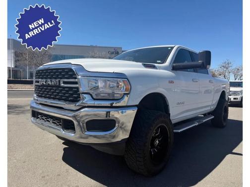 Bright White Clearcoat 2022 RAM 2500 Big Horn Crew Cab 4x4 6'4' Box