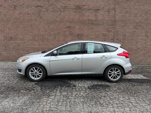 INGOT SILVER 2018 Ford Focus SE