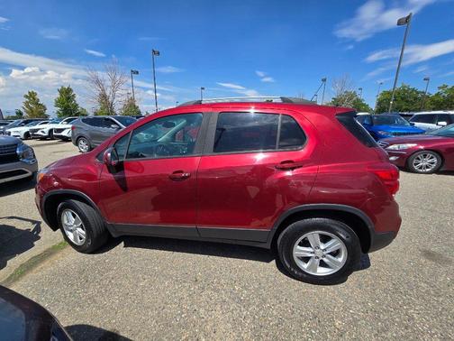 Crimson Metallic 2022 Chevrolet Trax LT