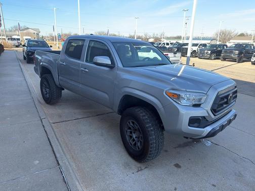 2022 Toyota Tacoma SR