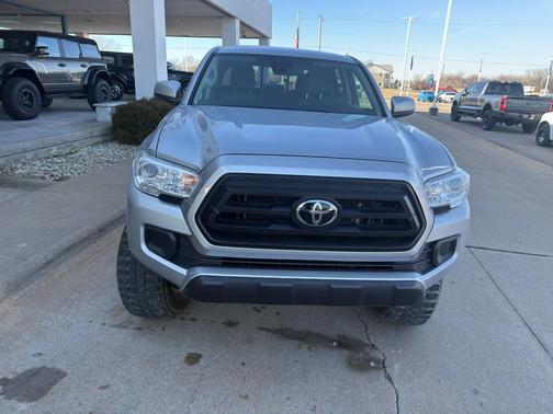 2022 Toyota Tacoma SR