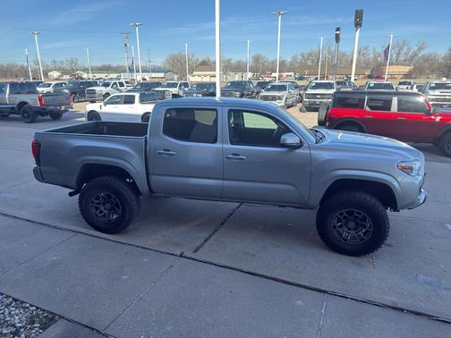 2022 Toyota Tacoma SR