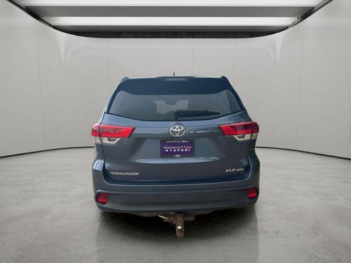 Shoreline Blue Pearl 2019 Toyota Highlander XLE