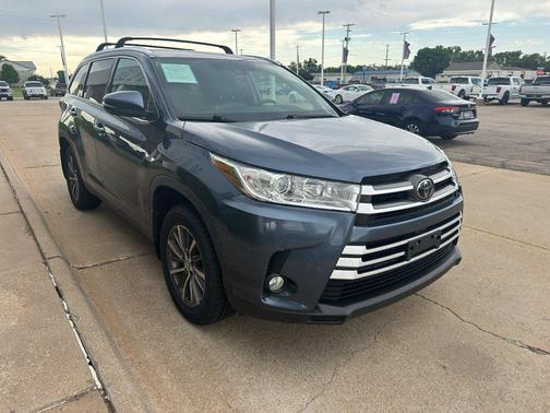 Shoreline Blue Pearl 2019 Toyota Highlander XLE
