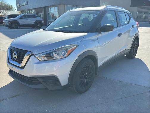 2019 Nissan Kicks S