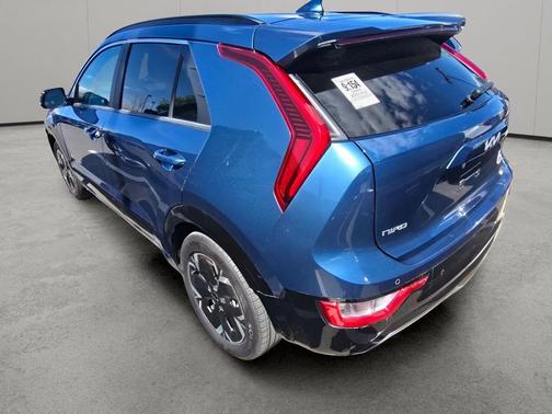 Mineral Blue 2024 Kia Niro EV Wind