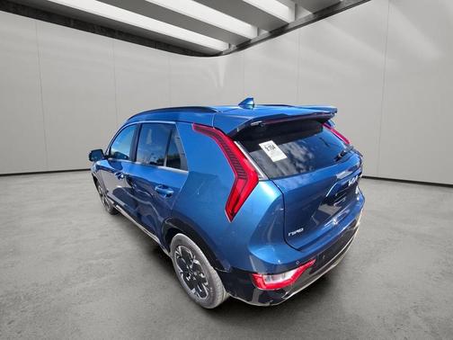 Mineral Blue 2024 Kia Niro EV Wind