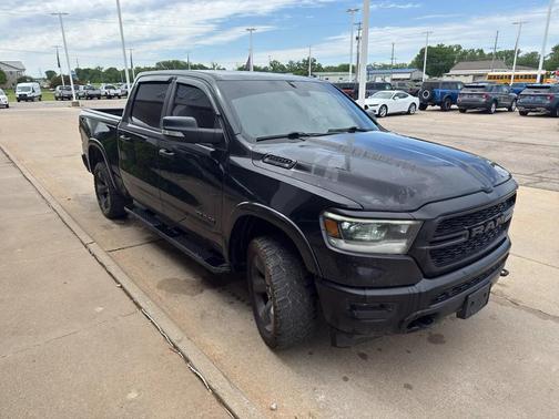 Diamond Black Crystal Pearl 2020 RAM 1500 Big Horn/Lone Star
