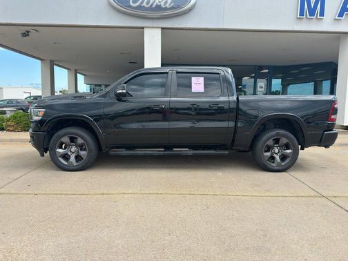Diamond Black Crystal Pearl 2020 RAM 1500 Big Horn/Lone Star