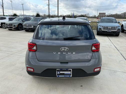 2020 Hyundai VENUE SE