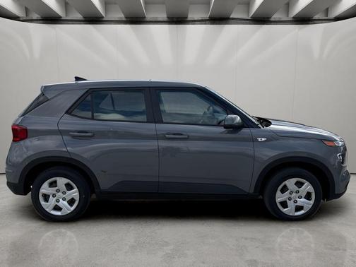 2020 Hyundai VENUE SE