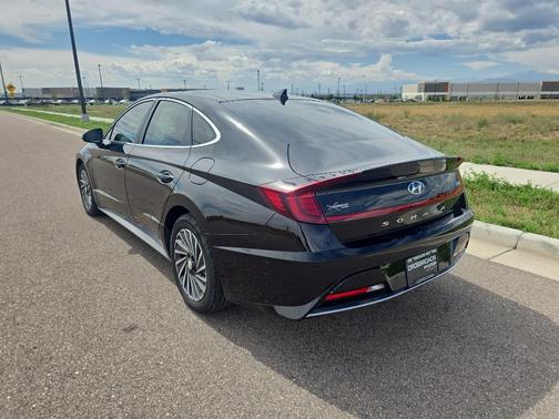 2023 Hyundai SONATA Hybrid Limited