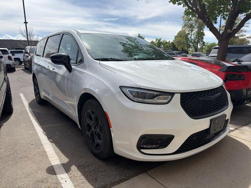2024 Chrysler Pacifica Hybrid S Appearance Pkg