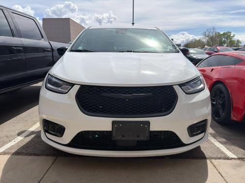 2024 Chrysler Pacifica Hybrid S Appearance Pkg