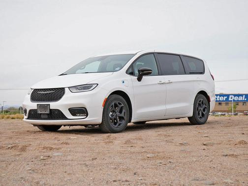2024 Chrysler Pacifica Hybrid S Appearance Pkg
