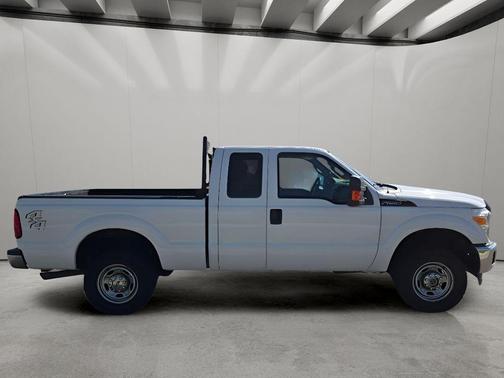 OXFORD WHITE 2015 Ford F-250 XL