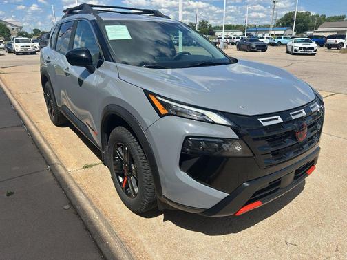 Boulder Gray Pearl 2025 Nissan Rogue Rock Creek