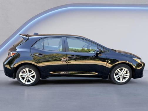 Midnight Black Metallic 2022 Toyota Corolla SE