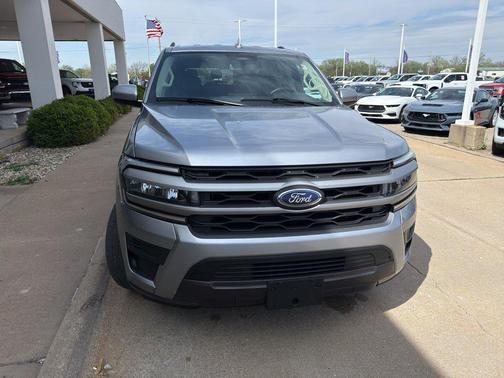 ICONIC SILVER METALLIC 2024 Ford Expedition Max XLT