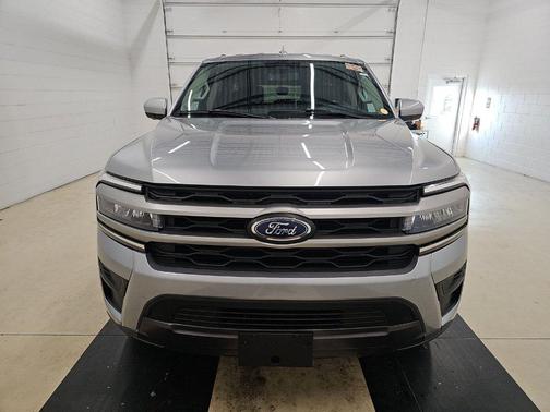 ICONIC SILVER METALLIC 2024 Ford Expedition Max XLT