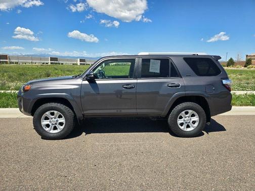 Magnetic Gray Metallic 2018 Toyota 4Runner SR5 Premium