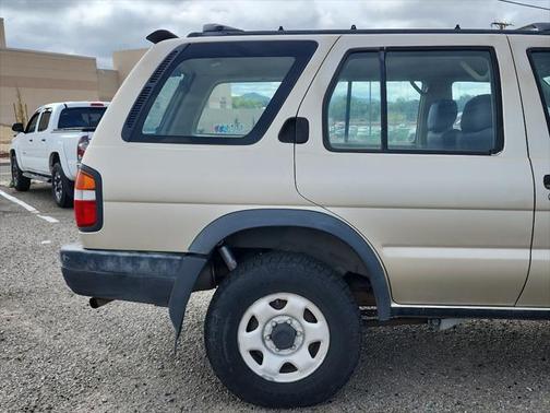 1997 Nissan Pathfinder SE