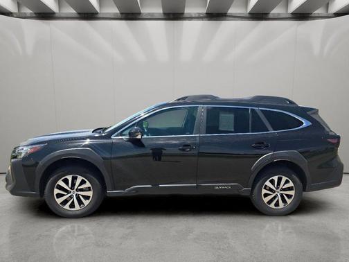 Crystal Black Silica 2023 Subaru Outback Premium