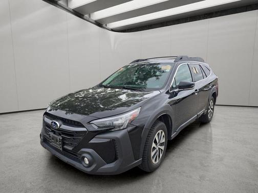 Crystal Black Silica 2023 Subaru Outback Premium