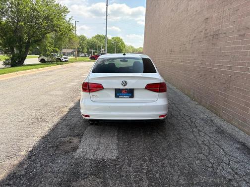 White 2017 Volkswagen Jetta GLI