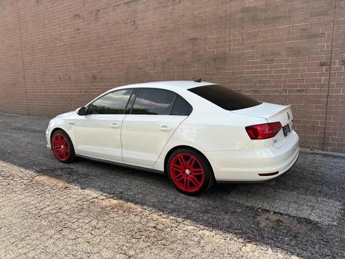 White 2017 Volkswagen Jetta GLI