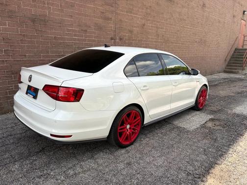 White 2017 Volkswagen Jetta GLI
