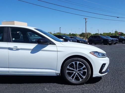 2025 Volkswagen Jetta 1.5T Sport