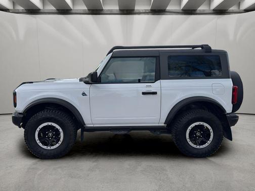 OXFORD WHITE 2023 Ford Bronco Black Diamond