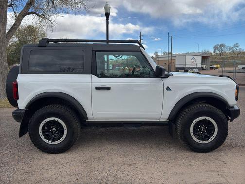 OXFORD WHITE 2023 Ford Bronco Black Diamond