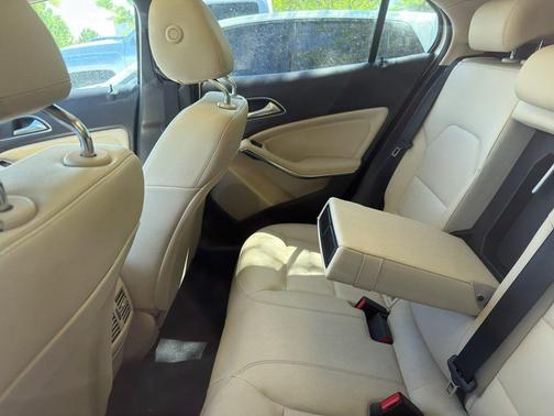 Polar White 2019 Mercedes-Benz GLA 250 4MATIC