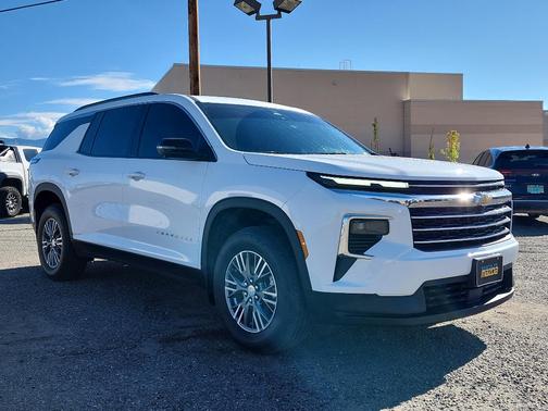 2024 Chevrolet Traverse LT