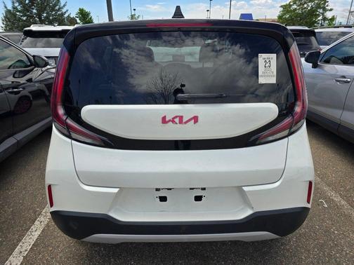 Snow White Pearl 2023 Kia Soul LX