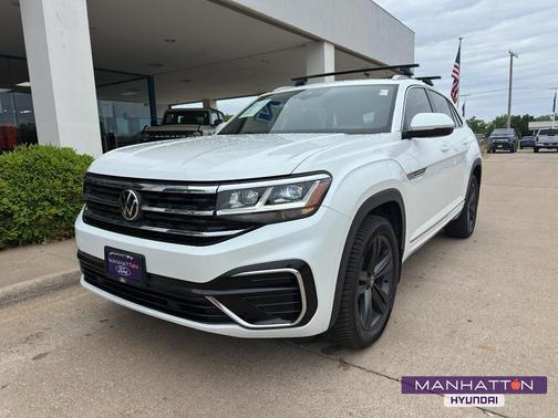 White 2022 Volkswagen Atlas Cross Sport 2.0T SEL