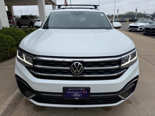 White 2022 Volkswagen Atlas Cross Sport 2.0T SEL