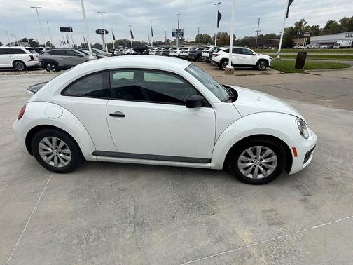 2018 Volkswagen Beetle 2.0T S